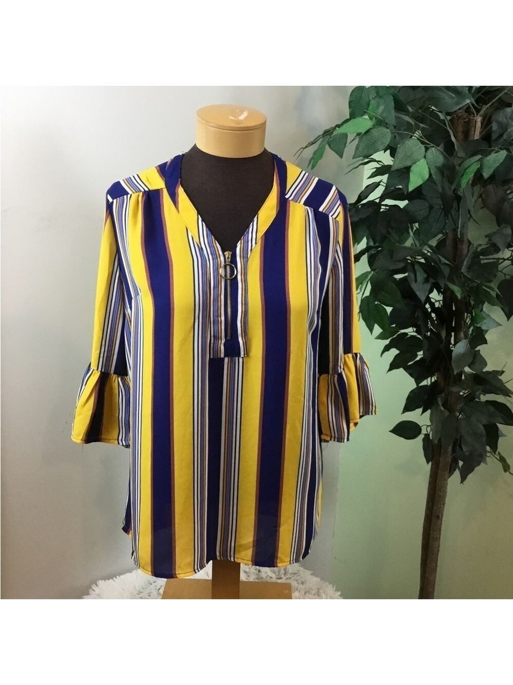 J for Justify medium elbow bell sleeve blouse